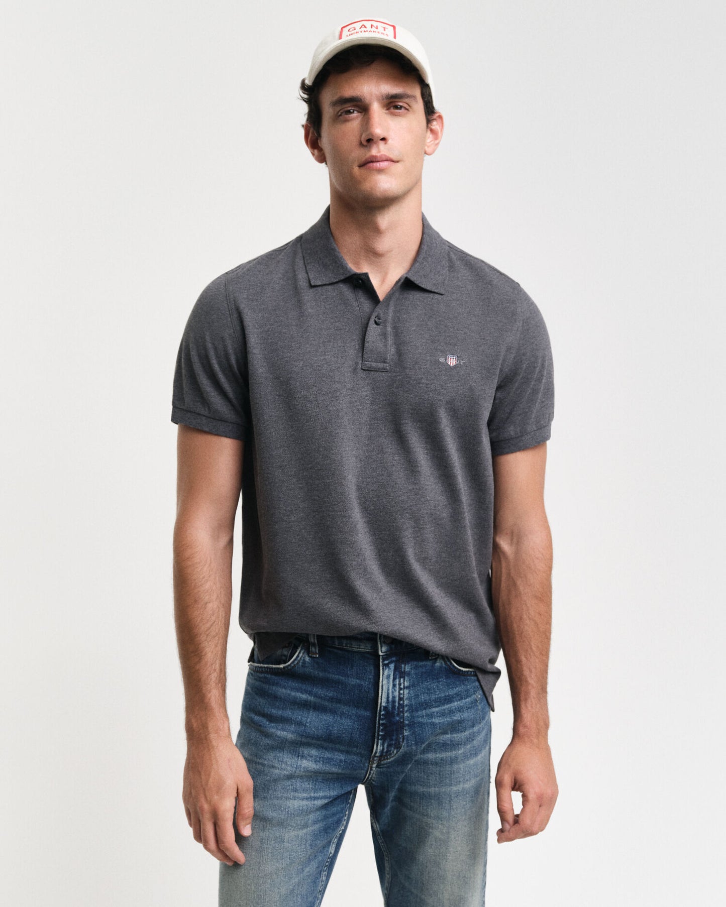 Poloshirt aus Piqué mit Wappen-Stickerei, Regular Fit