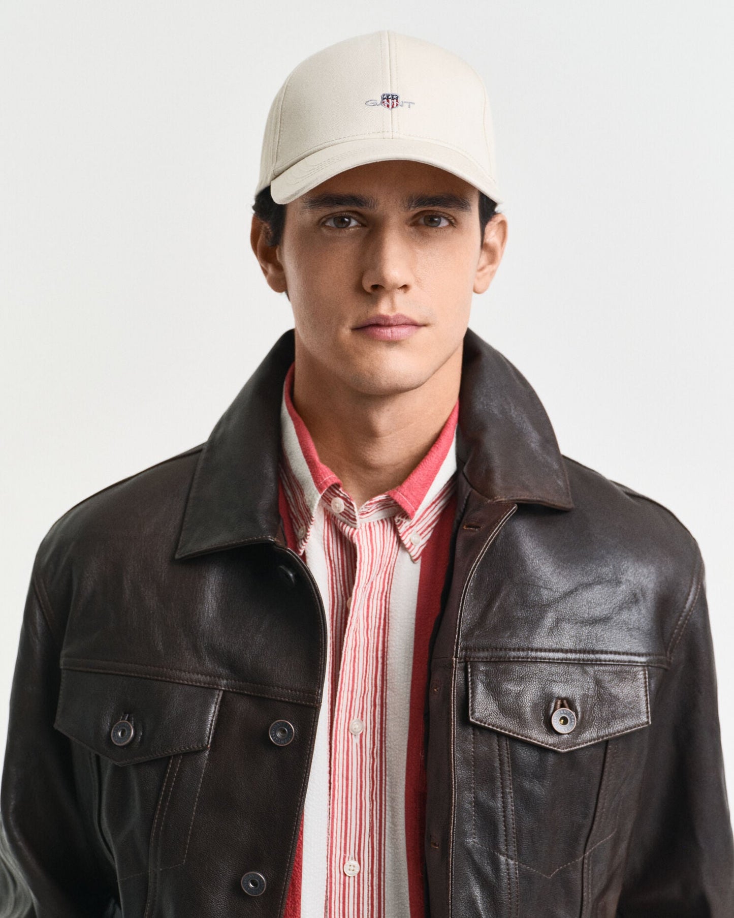 Casquette en sergé de coton avec écusson