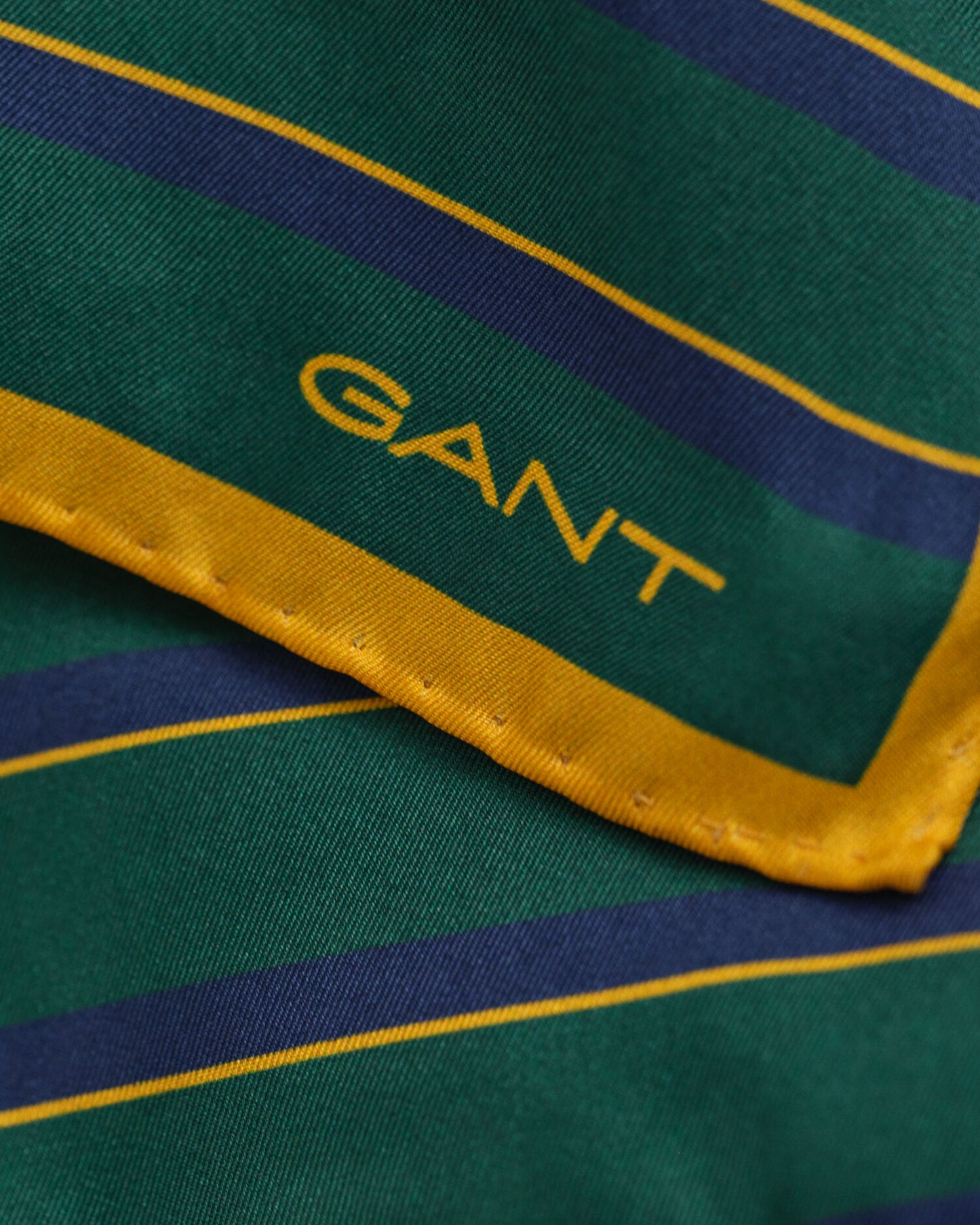Pochette de costume rayée