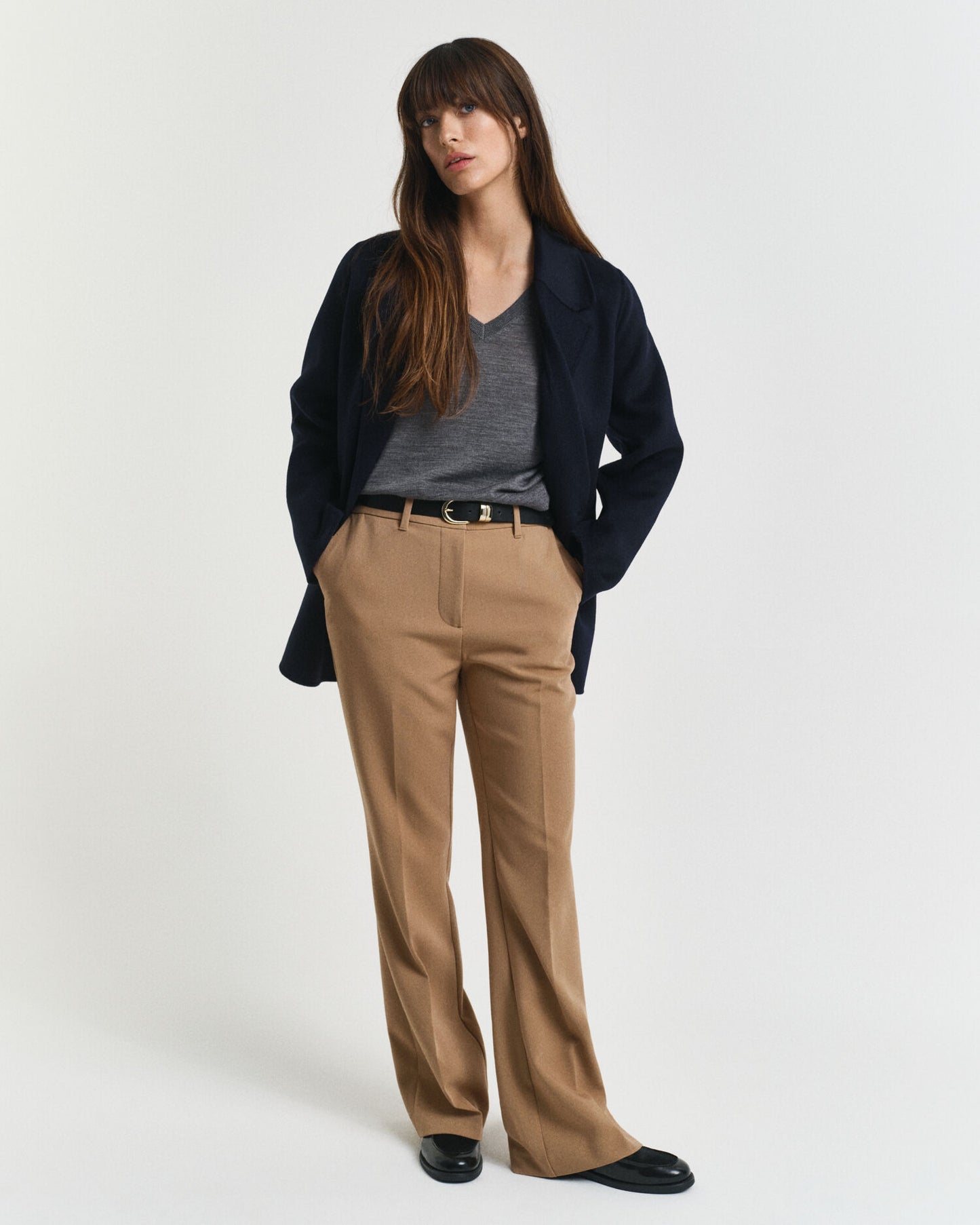 Pantalon coupe slim évasé