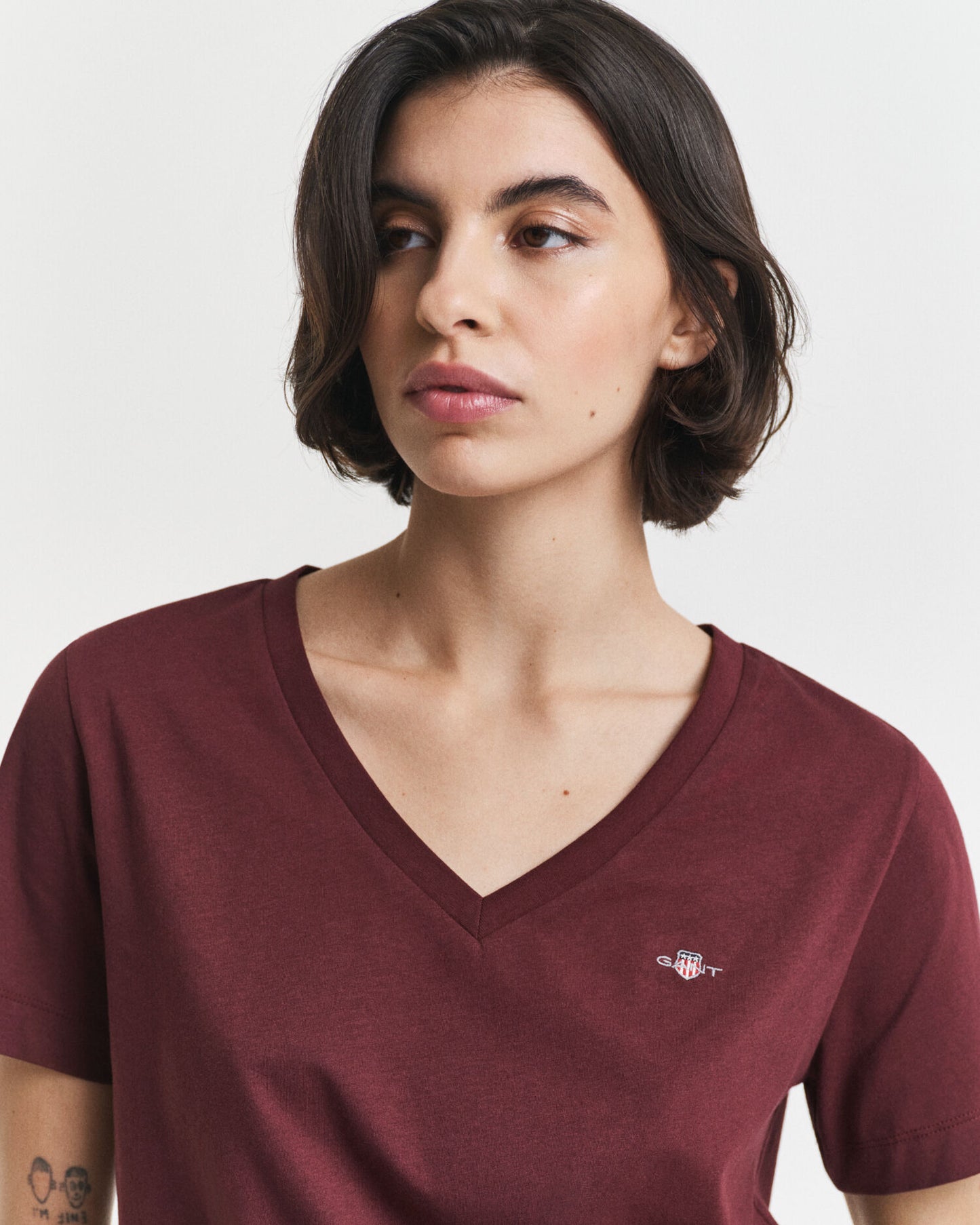 T-shirt col en V Shield