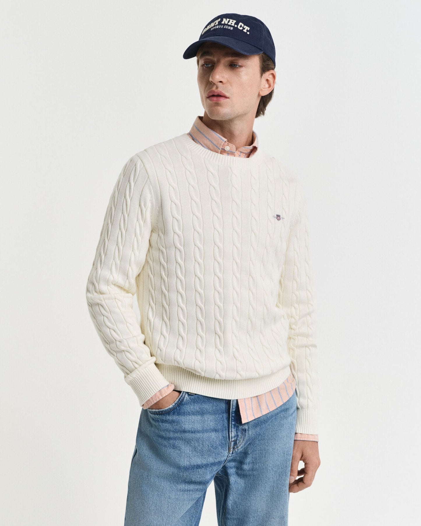 Pull en maille torsadée de coton à col rond