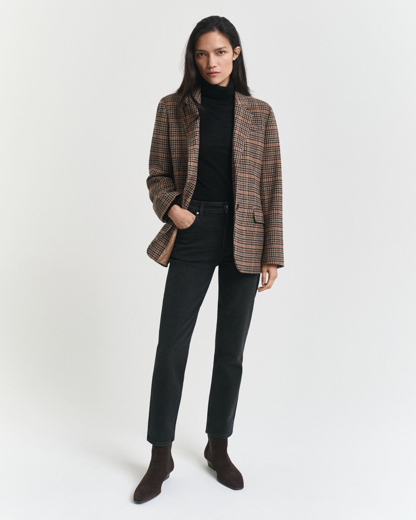 Jean noir court ajusté